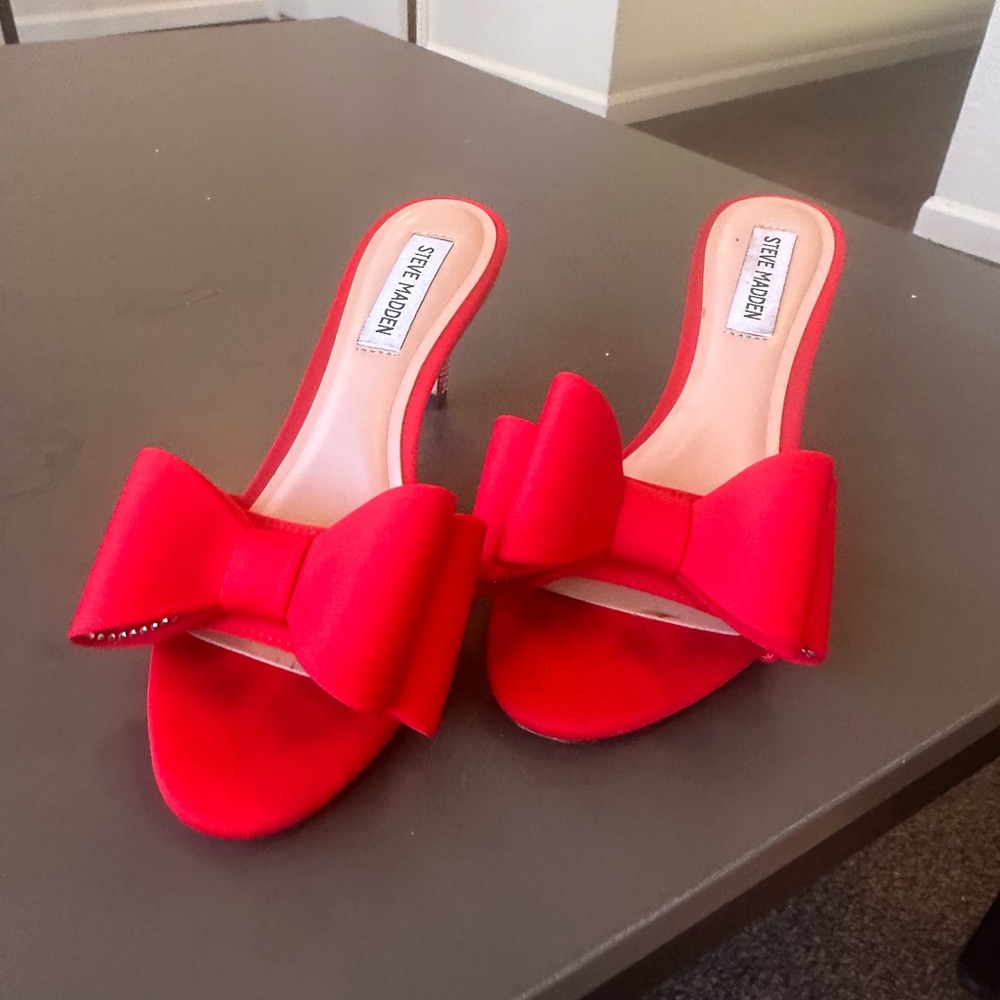 Steve Madden Vibrant Red Bow Heels